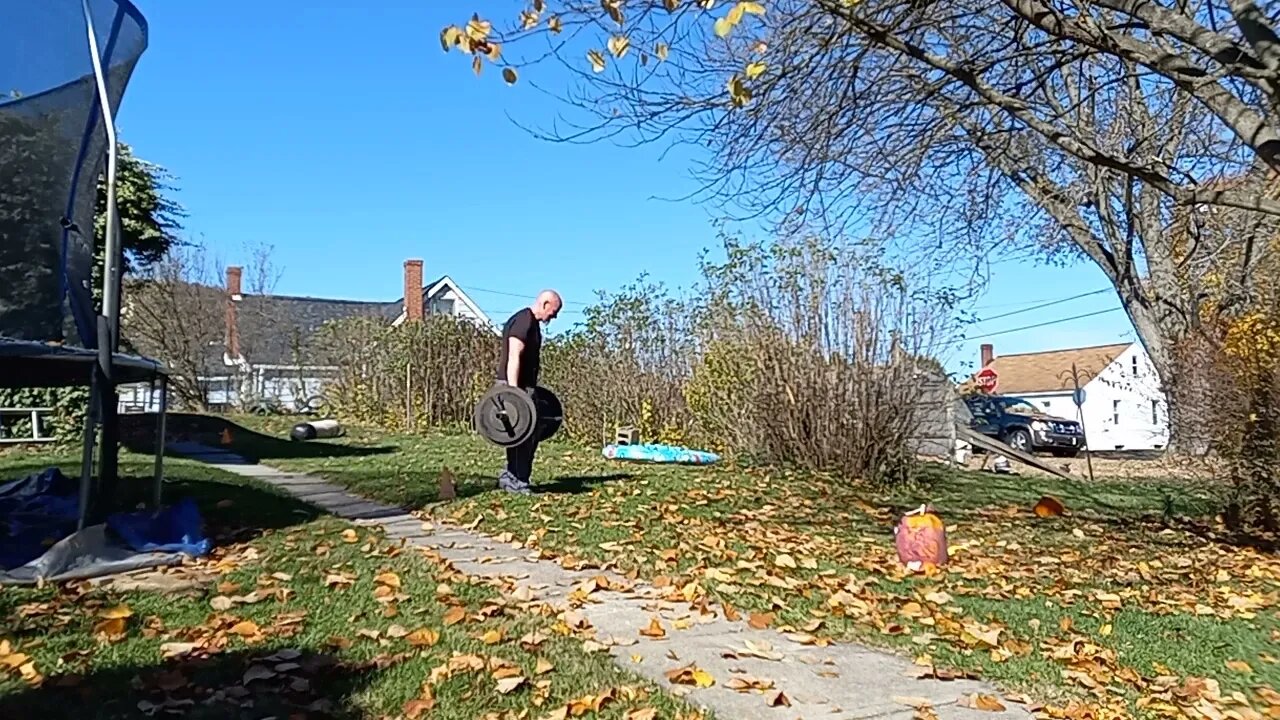 Blue Collar Training : Trap Bar Carry, Heavy Bag Slams And Shoveling For Real World Toughness.