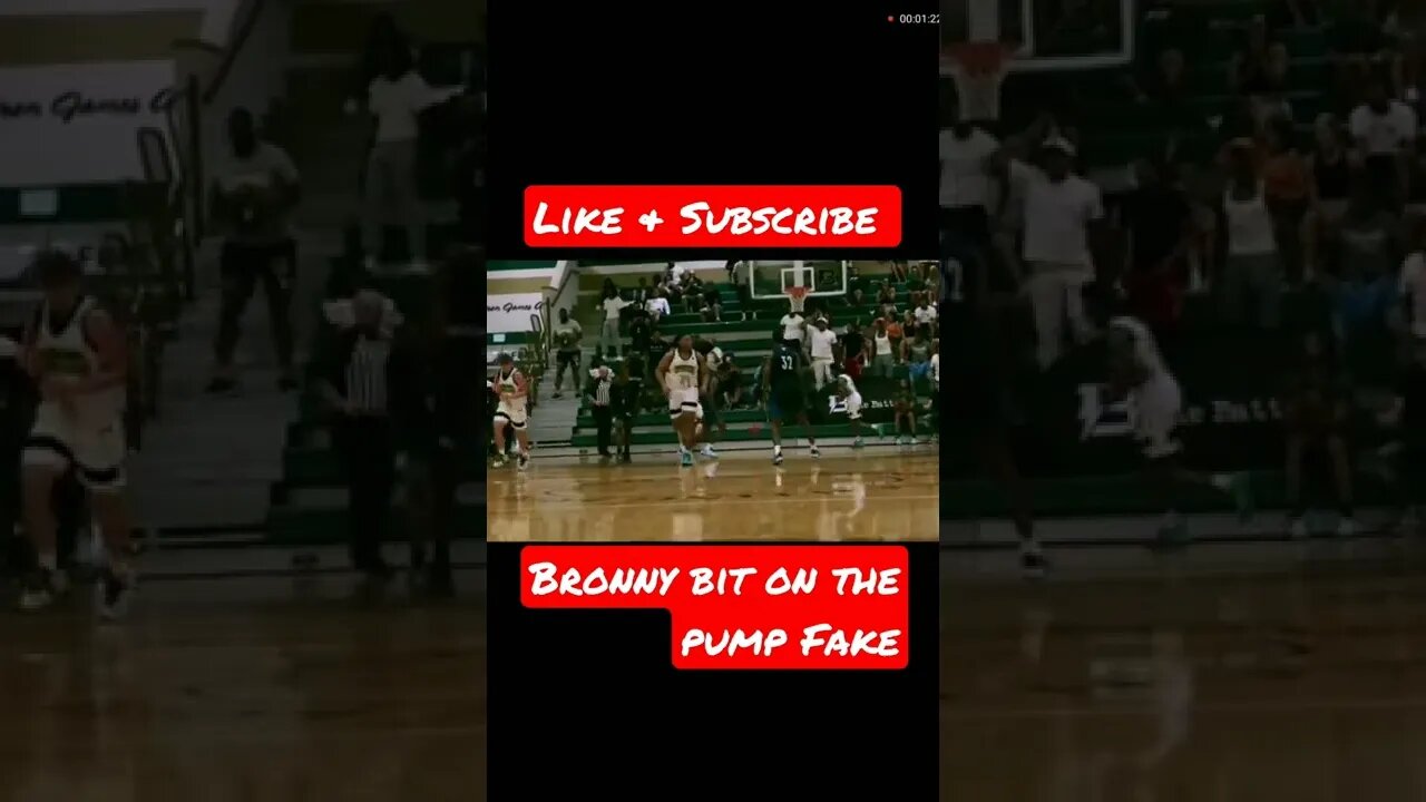 Dellquan Warren mixes up Bronny & Dunks on his center. #lebronjames #bronnyjames #dellquanwarren