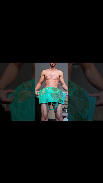 N U D E model ? 😮