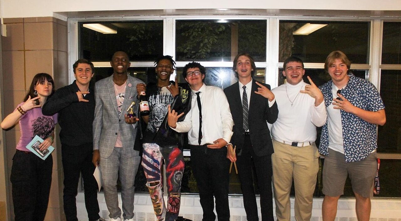 I PERFORMED FOR MY OLD HIGHSCHOOL