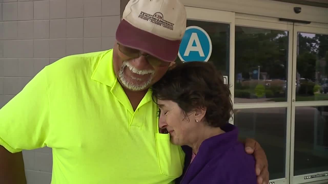 Family finally meets good Samaritan who gave CPR to loved one