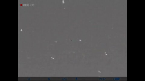 very fast UFO flyby slow object