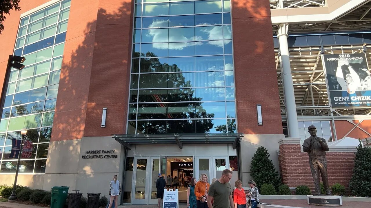 Locker Room Tour | Auburn vs. Ole Miss