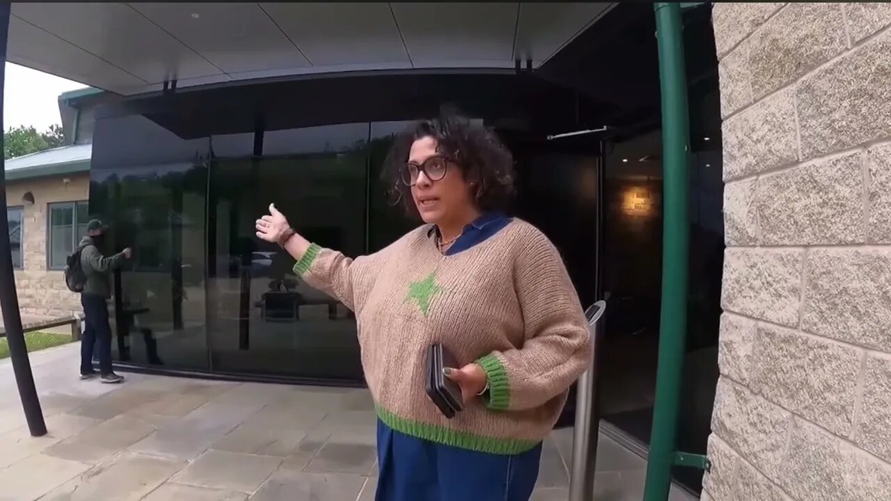Nobody Should Speak To A Women Like That!