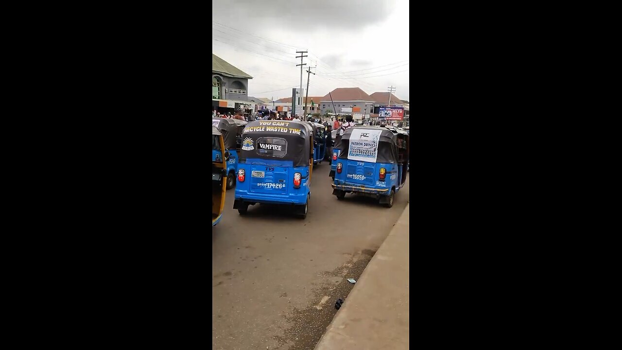 #BreakingNews‌ Gun Shots, Destruction And Choas As Nigeria Army, Police And