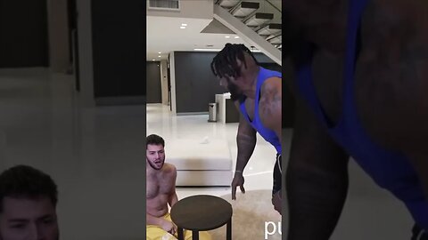 Adin Ross Arm Wrestles His Body Gaurd Ant!