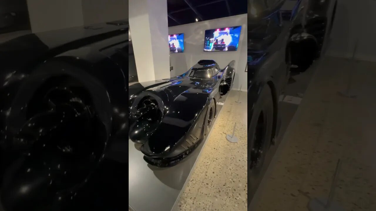 The Batmobile in Los Angeles #batman #batmobile #batmobil #batmanvsuperman #macrojabber #museum