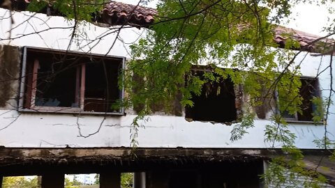 sobrado com piscina abandonado no bairro Boa Vista em Novo Hamburgo/RS