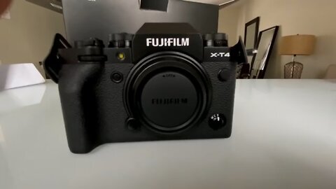 Unboxing Fuji X-T4