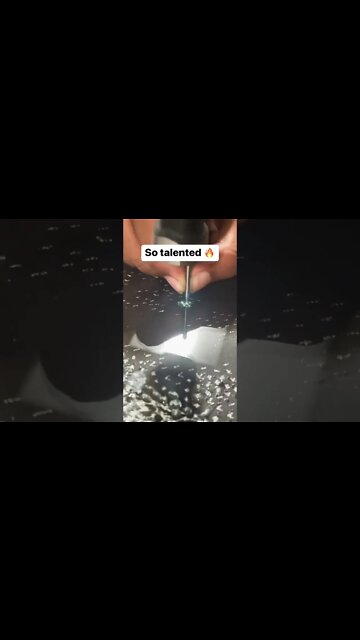 This Cristiano Ronaldo cracked glass art is INCREDIBLE 🤯 (via name1nate1/Instagram) #shorts