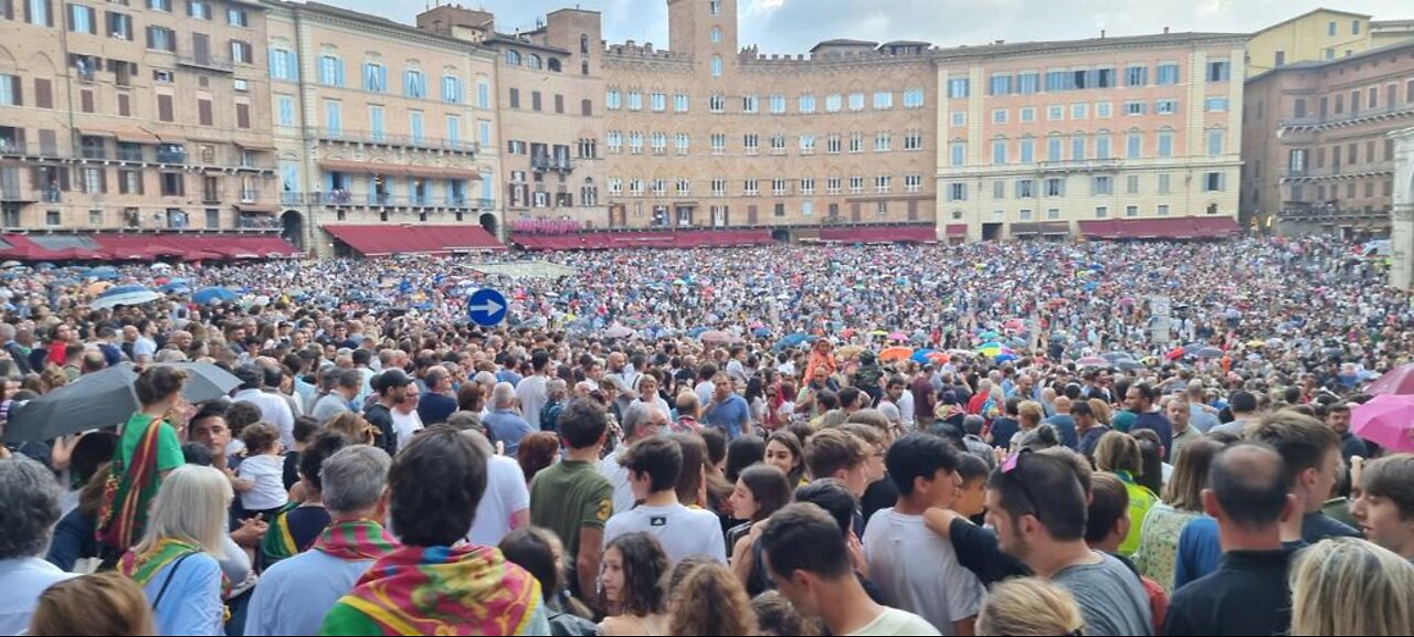 🔴 On. Claudio Borghi: "L'estrazione a Siena interessa a poca gente 🤭"