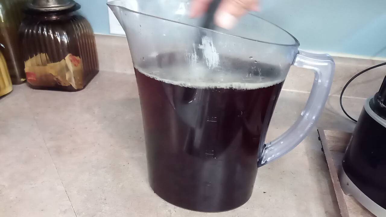 The easiest way to make sweet tea