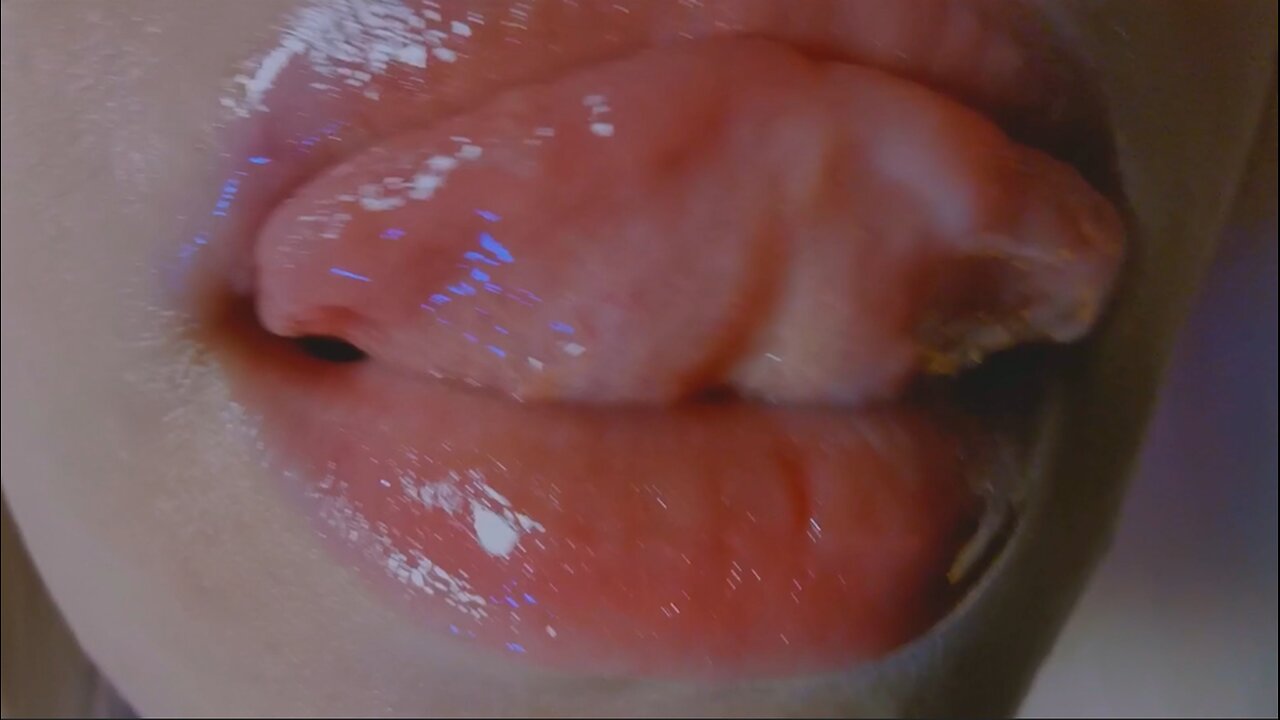 asmr lens slurping