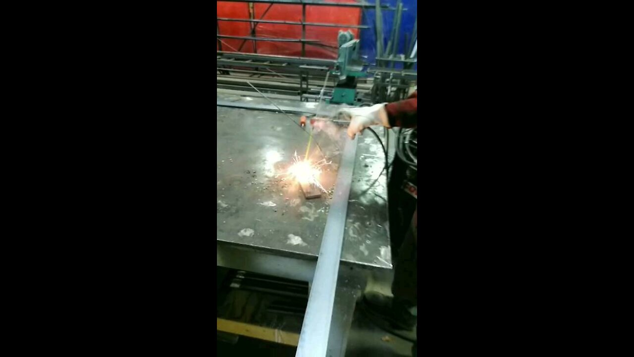 Insane ! Welding with a Sparkler?!