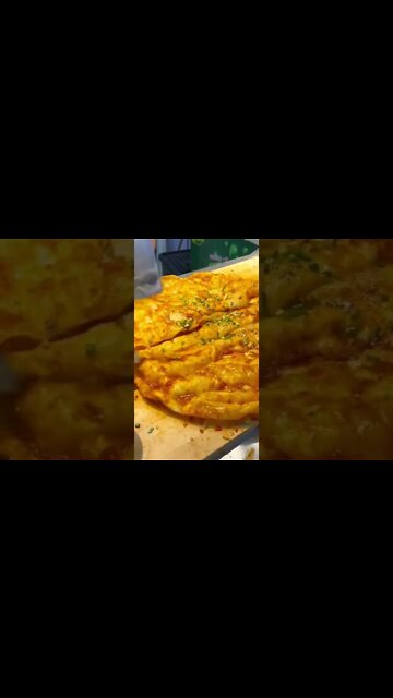 ✋️🔥 NEVER UNDERESTIMATE ROADSIDE FOOD‼️ #shorts #shortsvideo #shortsfeed #Short #roadsidepizza