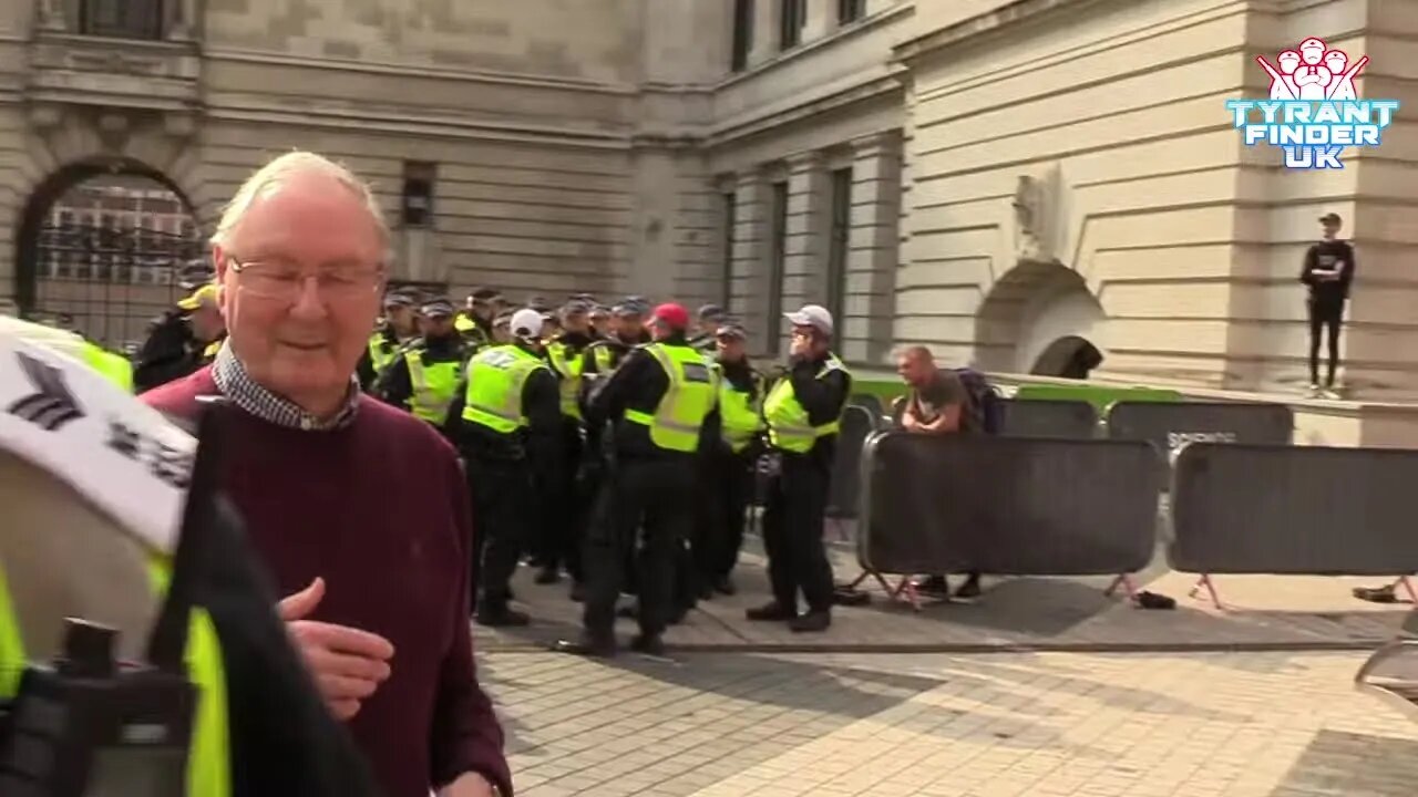 We have a very libertarian government - As police constable suppresses independent journalist.