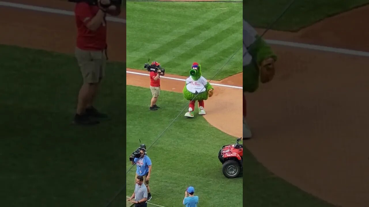 Best. Mascot. Ever. This big, fat, green biped is dope! I am fat. I am fat.