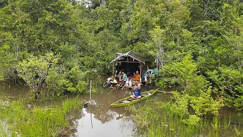 MEMBUAT RUMAH RAKIT DAN BERMALAM, TRIP MENUJU RAWA PEDALAMAN DI SAAT AIR PASANG TINGGI...