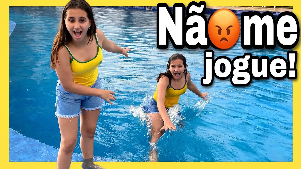 DESAFIO NA PISCINA COM A BOLA / NÃO ESCOLHA ERRADO