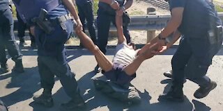 WATCH: Cape cops have their hands full quelling incidents of looting across the city (PwG)