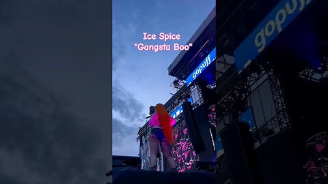 Ice Spice gets the crowd LIT‼️#rollingloud