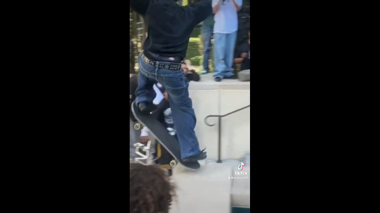 Awesome skateboarding clips