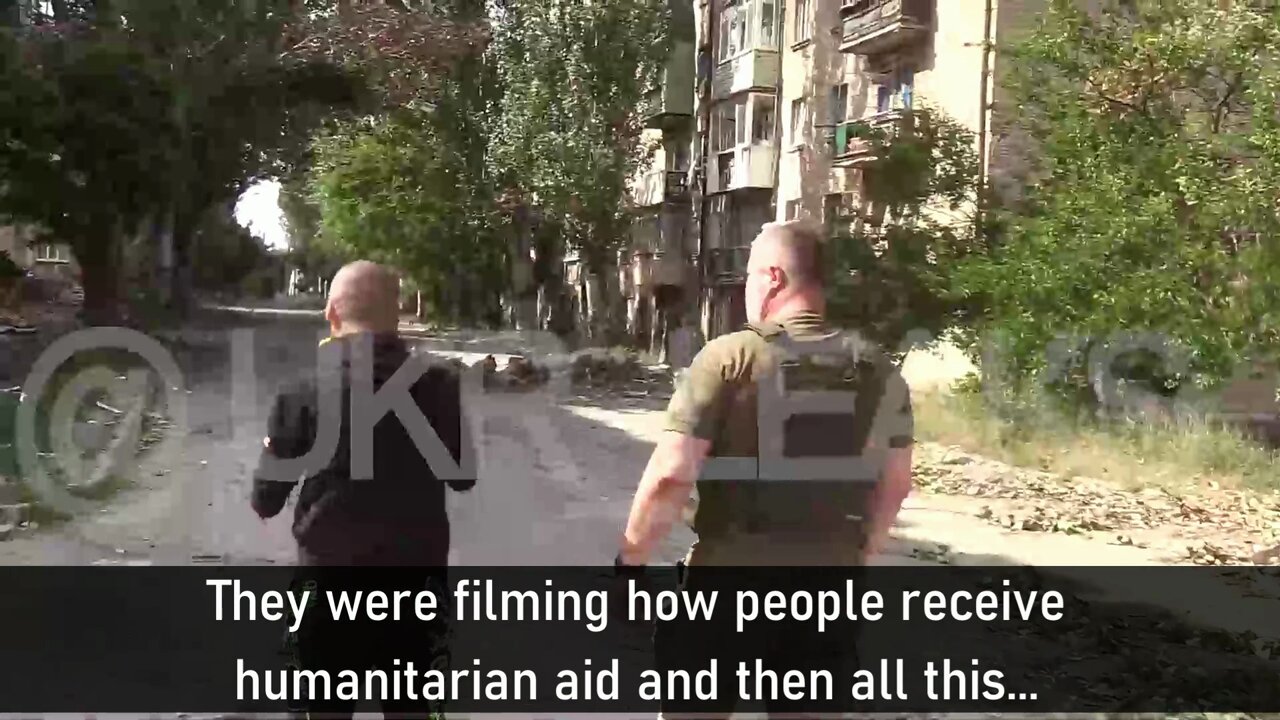 A Donbass resident says foreign press were ready to film an attack on an aid distribution center