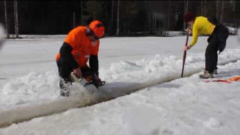 The world's largest moving ice carousel!