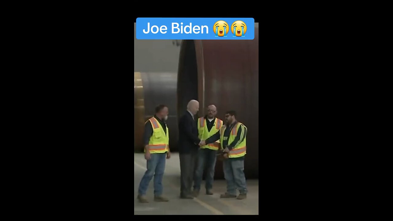 Disoriented Biden Tells Workers About His “Button That Blows Up the World”