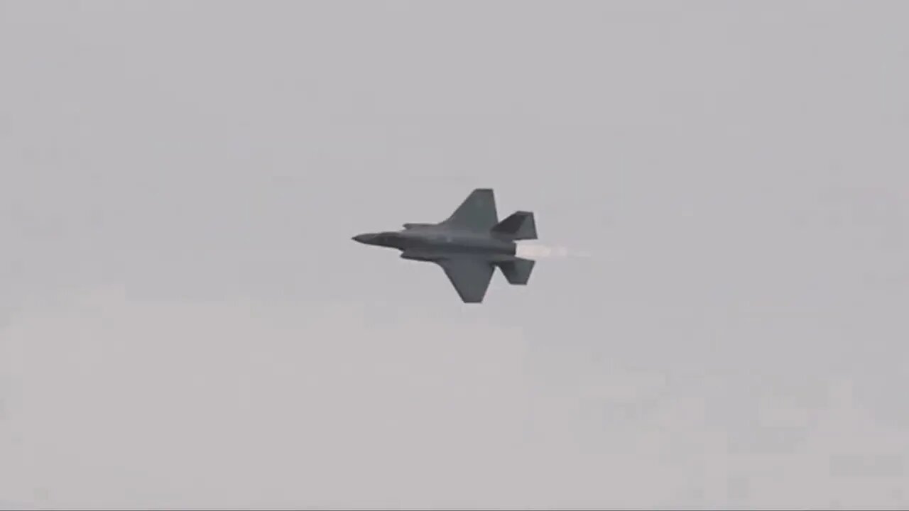 Israel’s air force attacks Syria and Syrian air defence missile explodes over northern Israel