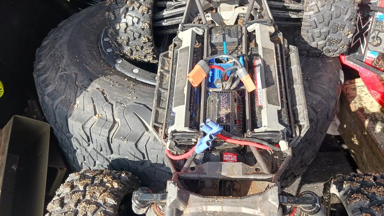 Traxxas Xmaxx: Can I break it?! The Ultimate Torture Test!