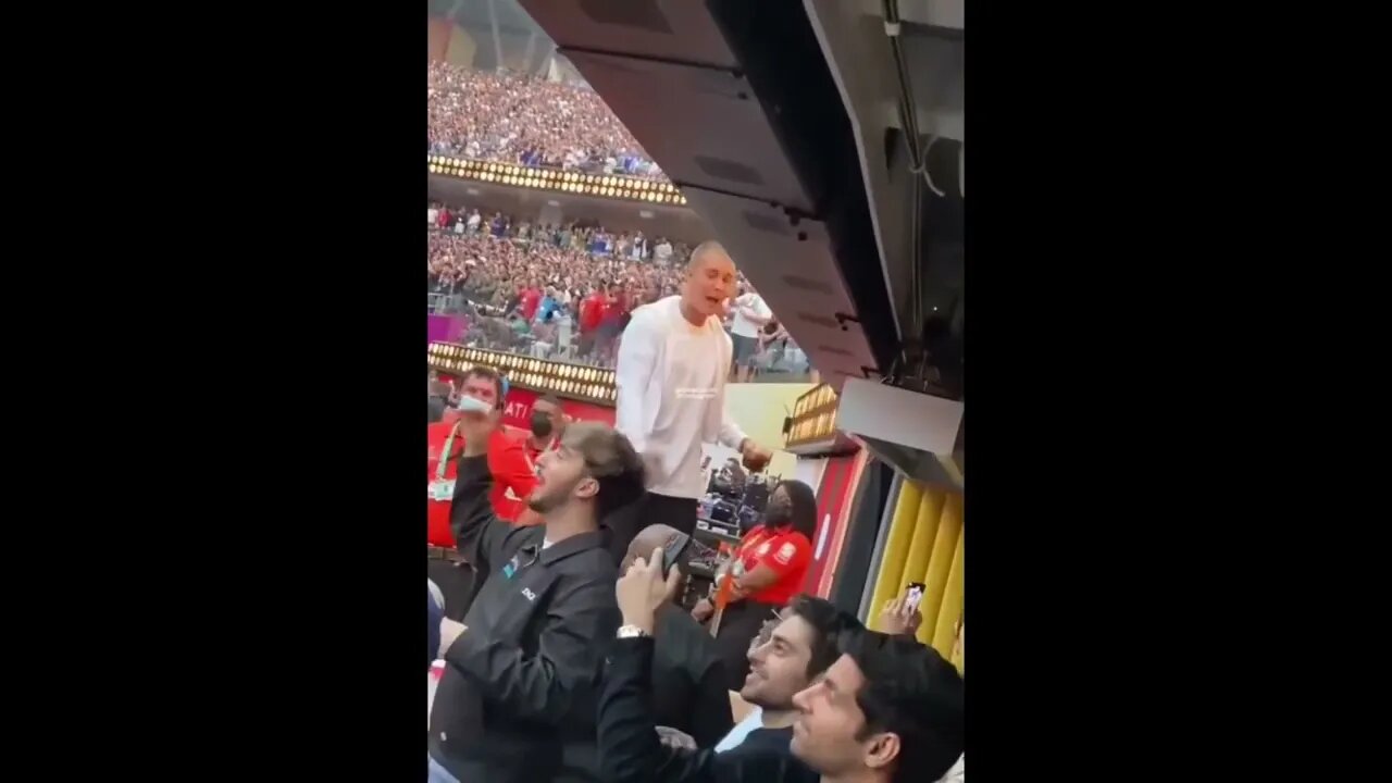 justin beiber rapping along with eminen at the superbowl half time show #superbowl #emimemsuperbowl