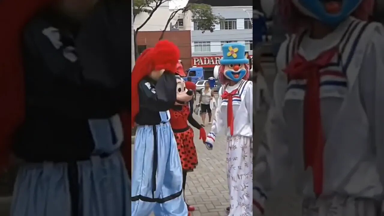 DANÇANDO NA PRAÇA COM FOFÃO, PATATI, MINNIE MOUSE E PALHACINHA, ALEGRIA DAS CRIANÇAS, LIKE