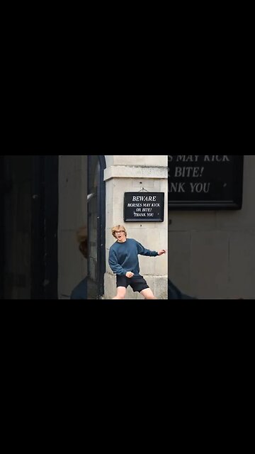 Tourist jumps and runs #horseguardsparade
