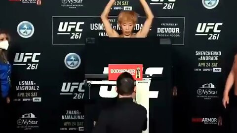 Laura Sanko exposes Daniel Cormier towel cheating live on air