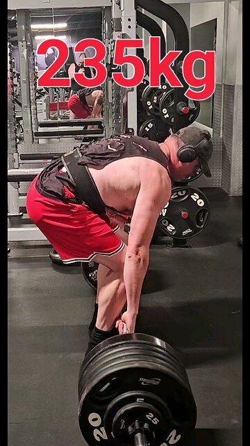 235kg deadlift pb