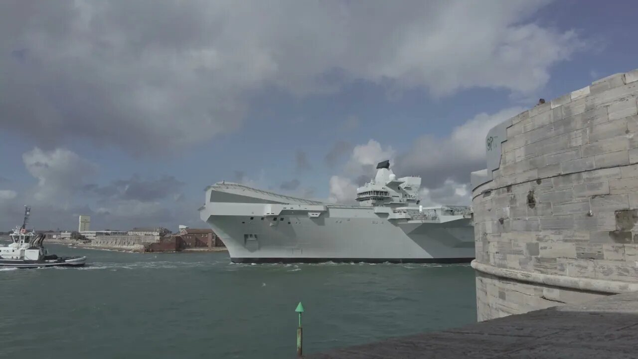 HMS Queen Elizabeth aircraft carrier departs for USA 07/09/2022 Portsmouth replacing HMSPOW 4K