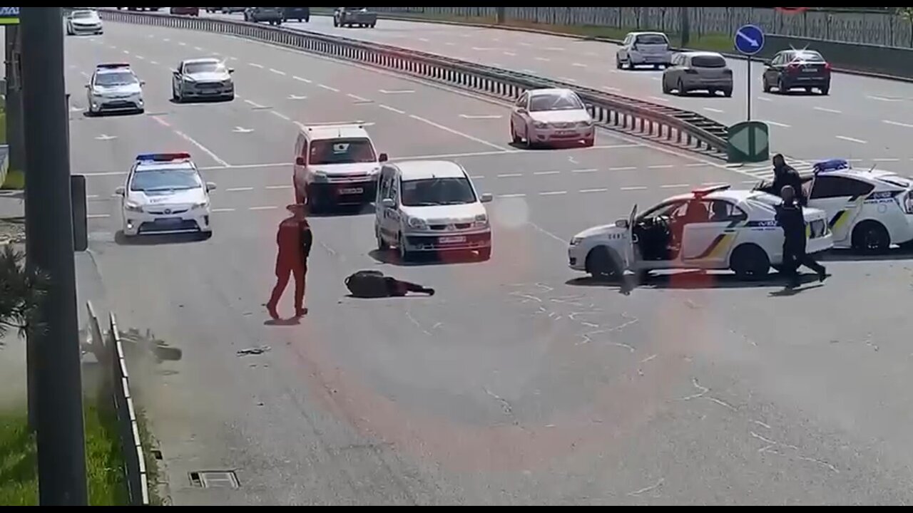 Ukrainian police show how not to catch a rider on a motorcycle