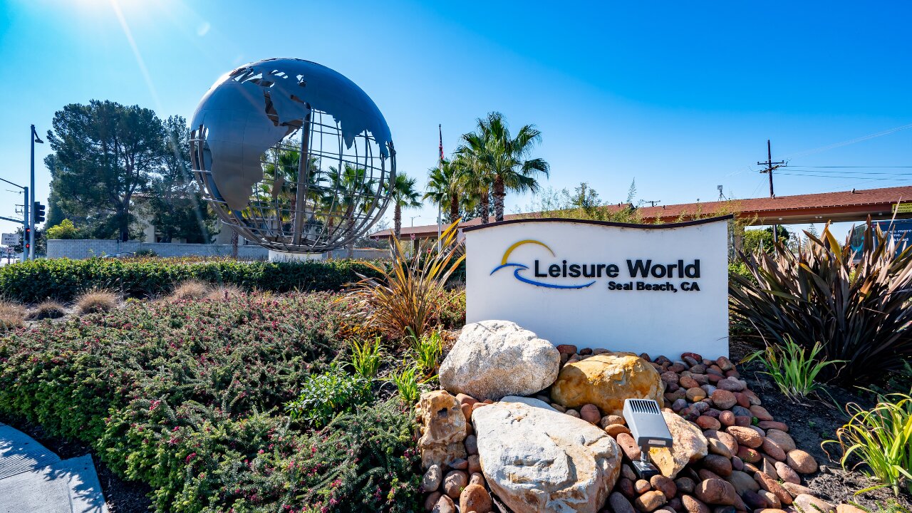 WHAT IS BEHIND LEISURE WORLD GATES? MUTUAL 7 UNIT IS FOR SALE! LEISURE WORLD 55+COMMUNITY SEAL BEACH