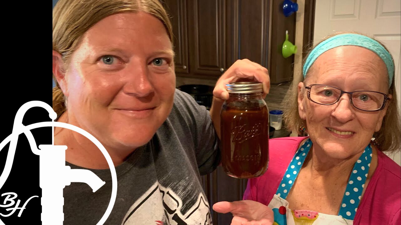 MAKING ROUX - the base for many Cajun dishes