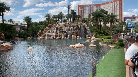 The Mirage volcano in Vegas