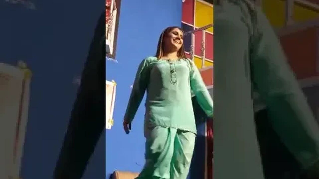 Madiha khan mujra dance with Imran Shoki