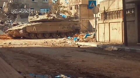 Clips of Hamas grenade launchers fighting and hunting for Merkava tanks