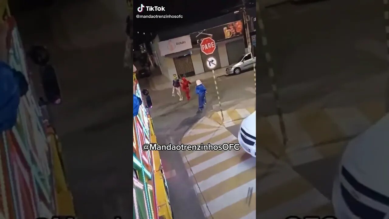 DANÇARINOS SUPER NINJAS DA CARRETA DA ALEGRIA, DANÇANDO FOFÃO, HOMEM-ARANHA E O MÁSKARA, LIKE