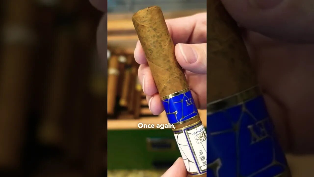 What are these green splotches on this cigar? #cigar #cigars #luxury