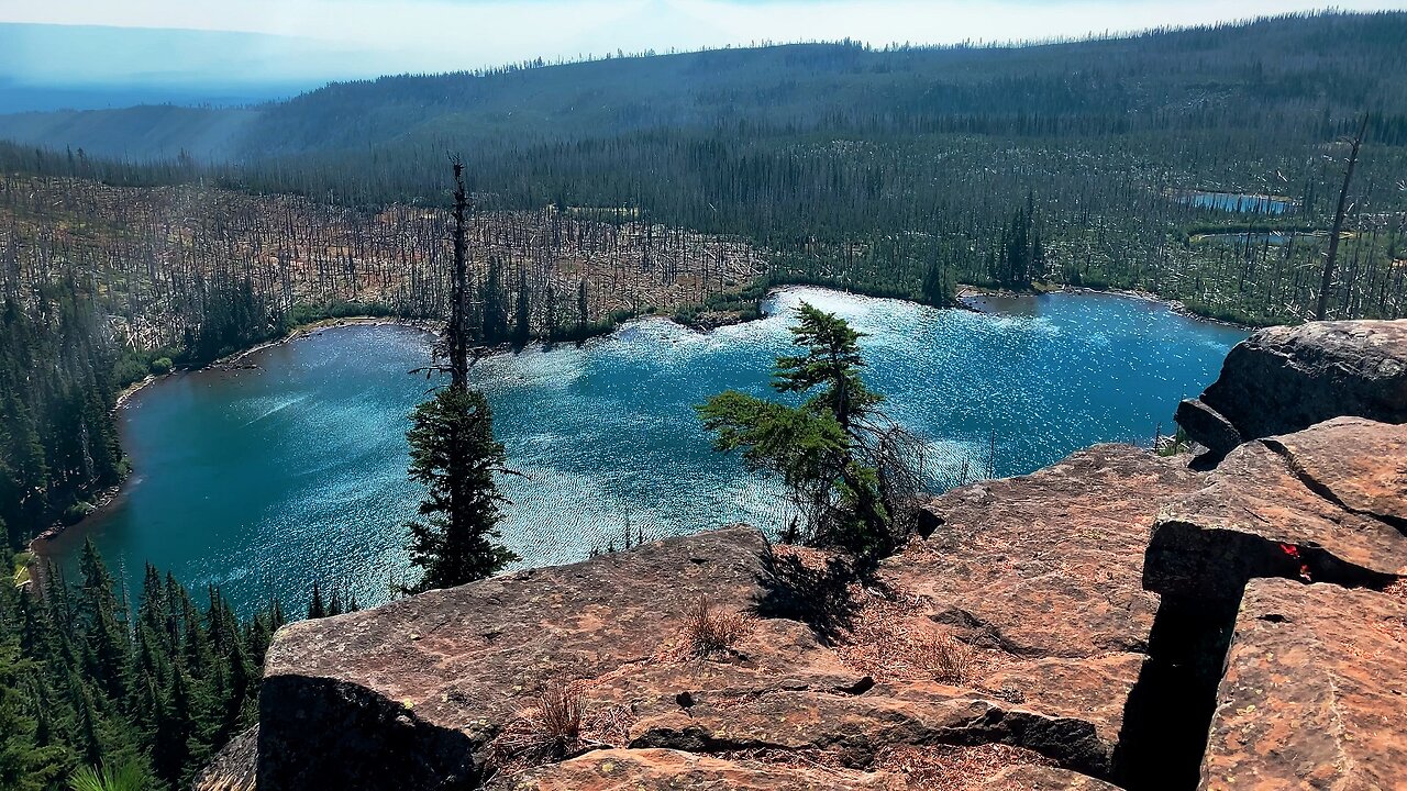 Pacific Crest Trail Overlook of BRILLIANT BLUE Wasco Lake on Three Fingered Jack Loop! | 4K | Oregon