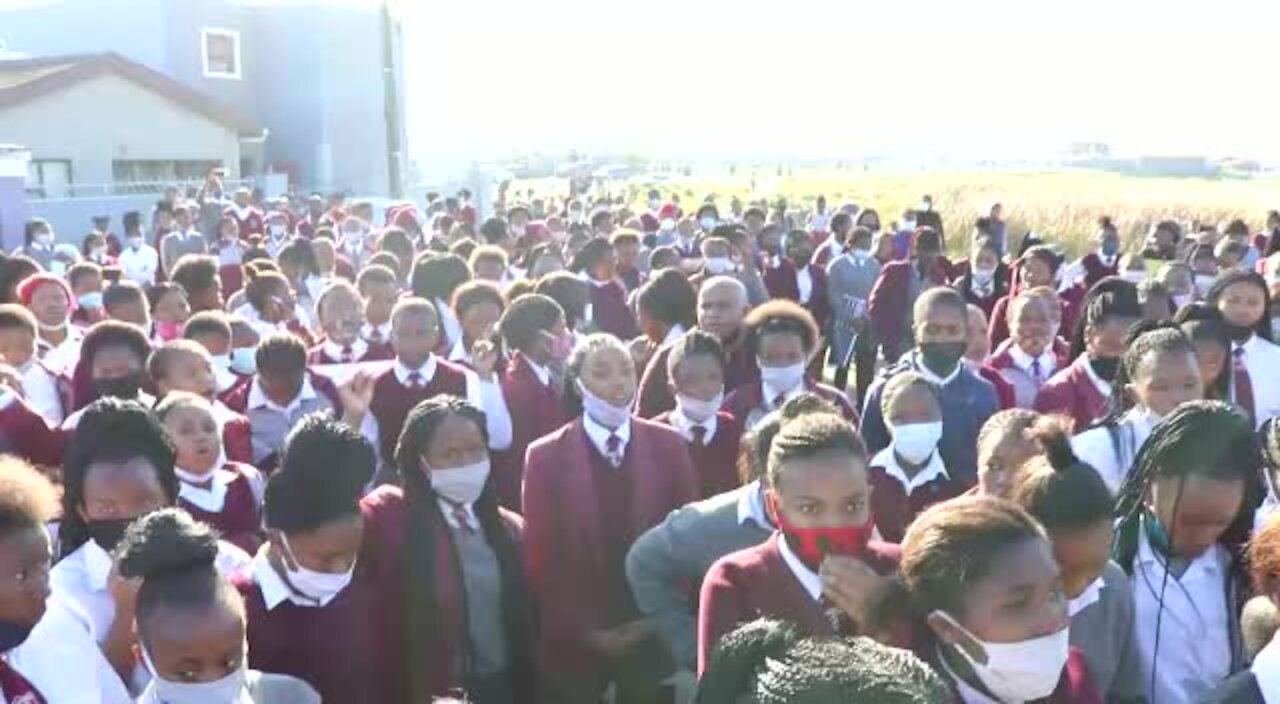 WATCH: Sinethemba High School learners, teachers march in honour of murdered Amahle Quku (pHM)