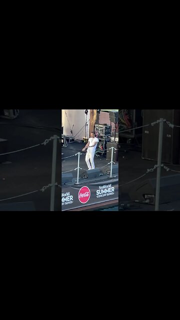 What you dont see at SeaWorld.