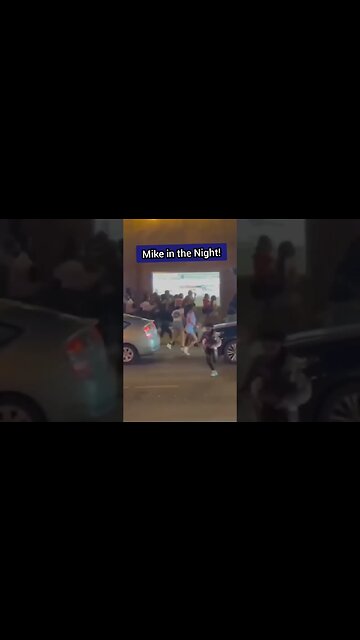 hundreds of kids terrorizing Chicago and beating up tourists