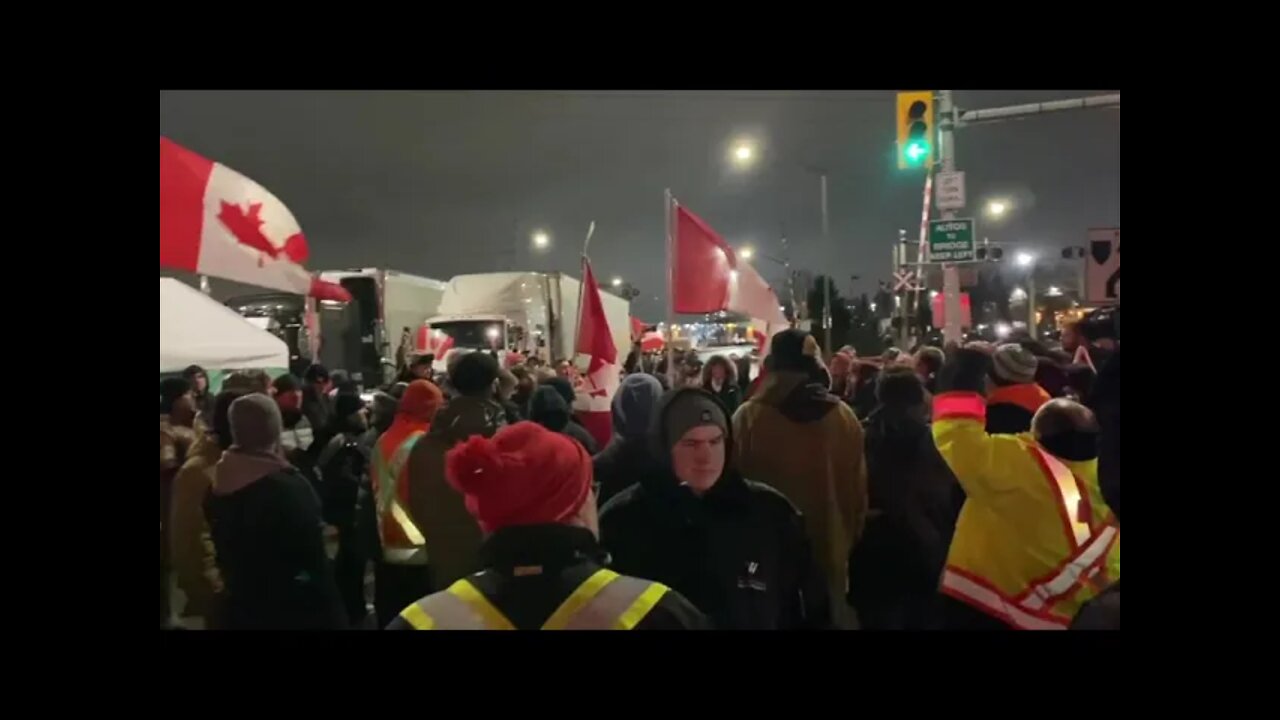 🚨*BREAKING NEWS* 🚨AMBASSADOR BRIDGE 🇨🇦 IS FLOODED WITH PROTESTORS *NEW VIDEO***